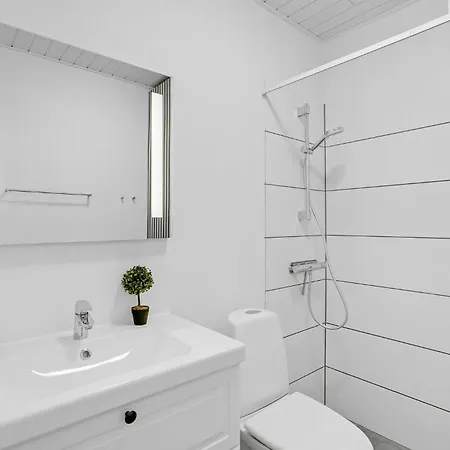Cozy In With Indoor Swimming Pool Apartment