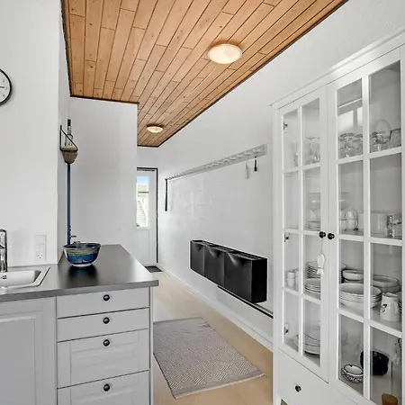 Cozy In With Indoor Swimming Pool Apartment *