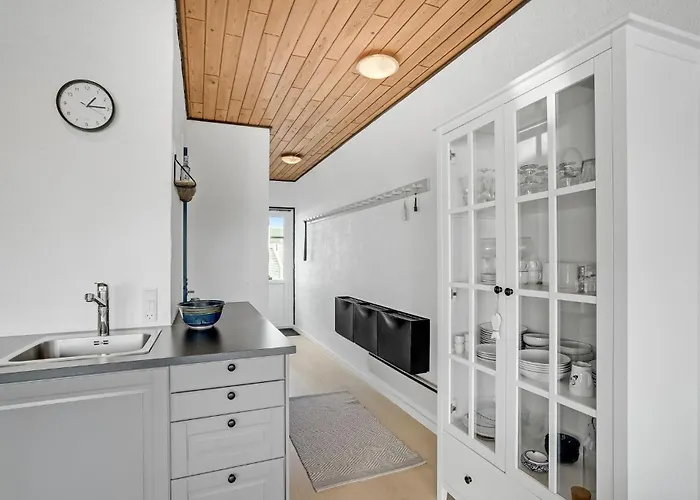 Gorgeous In Apartment *