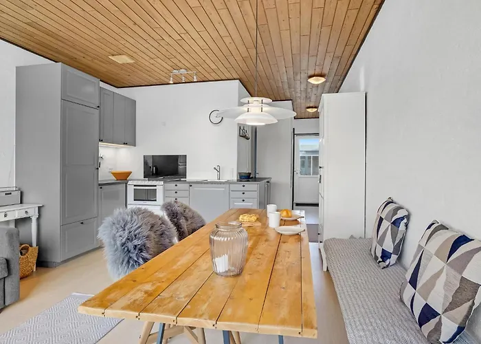 Gorgeous In Apartment *